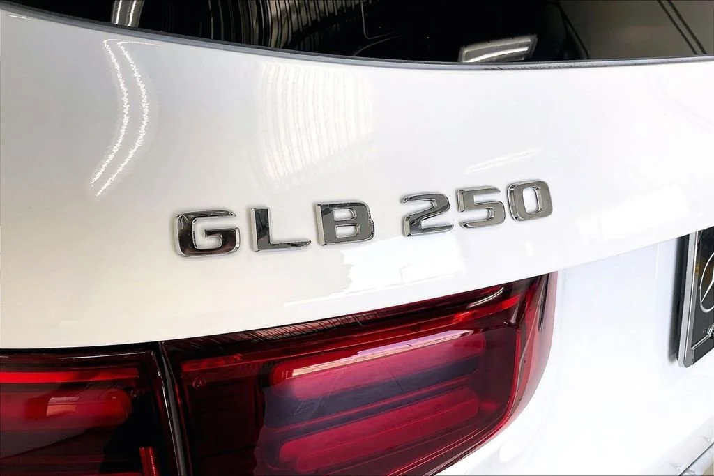 New 2026 Polar White Mercedes-Benz GLB 250 image 27
