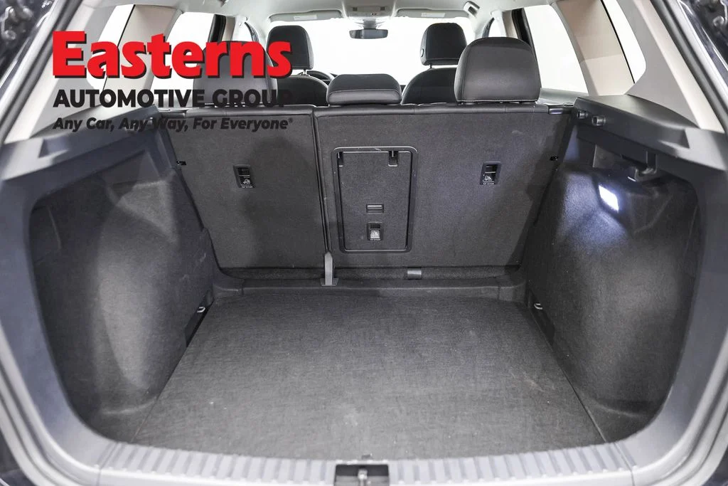 Used 2025 Black Volkswagen 1.5T SE image 9