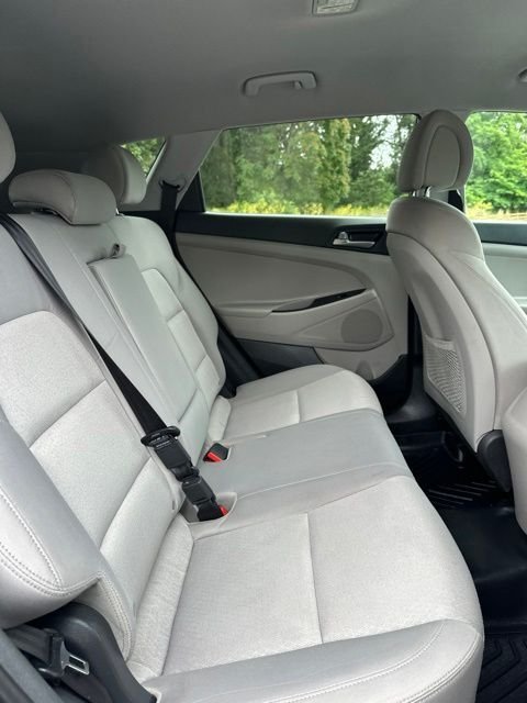Used 2018 Molten Silver Hyundai SEL image 19