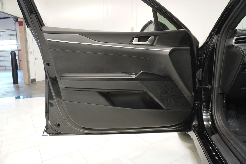 Used 2023 Black Kia GT-Line image 19