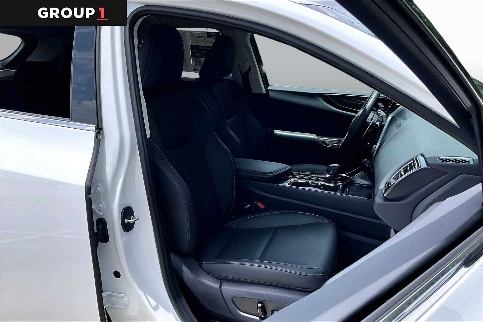 Used 2026 Ultra White Lexus  image 8