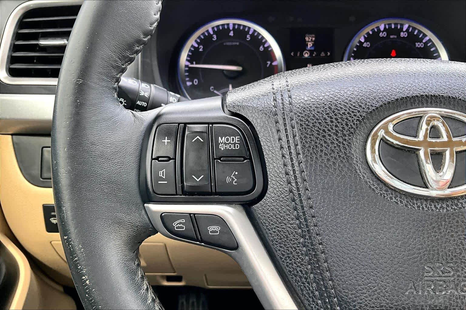 Used 2015 Blizzard Pearl Toyota XLE image 23