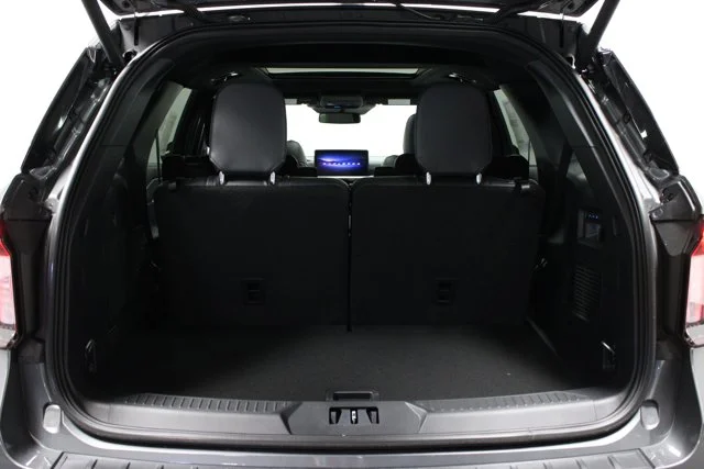 New 2026 Carbonized Gray Metallic Ford Tremor® image 39