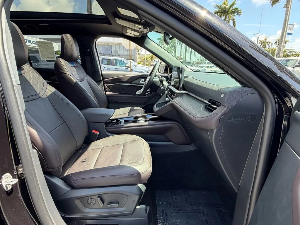New 2026 Agate Black Metallic Ford Platinum™ image 7