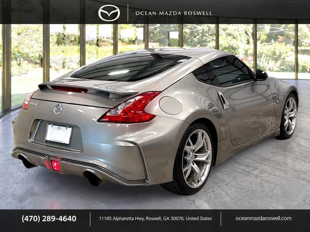 Used 2009 Gray Nissan Touring image 5