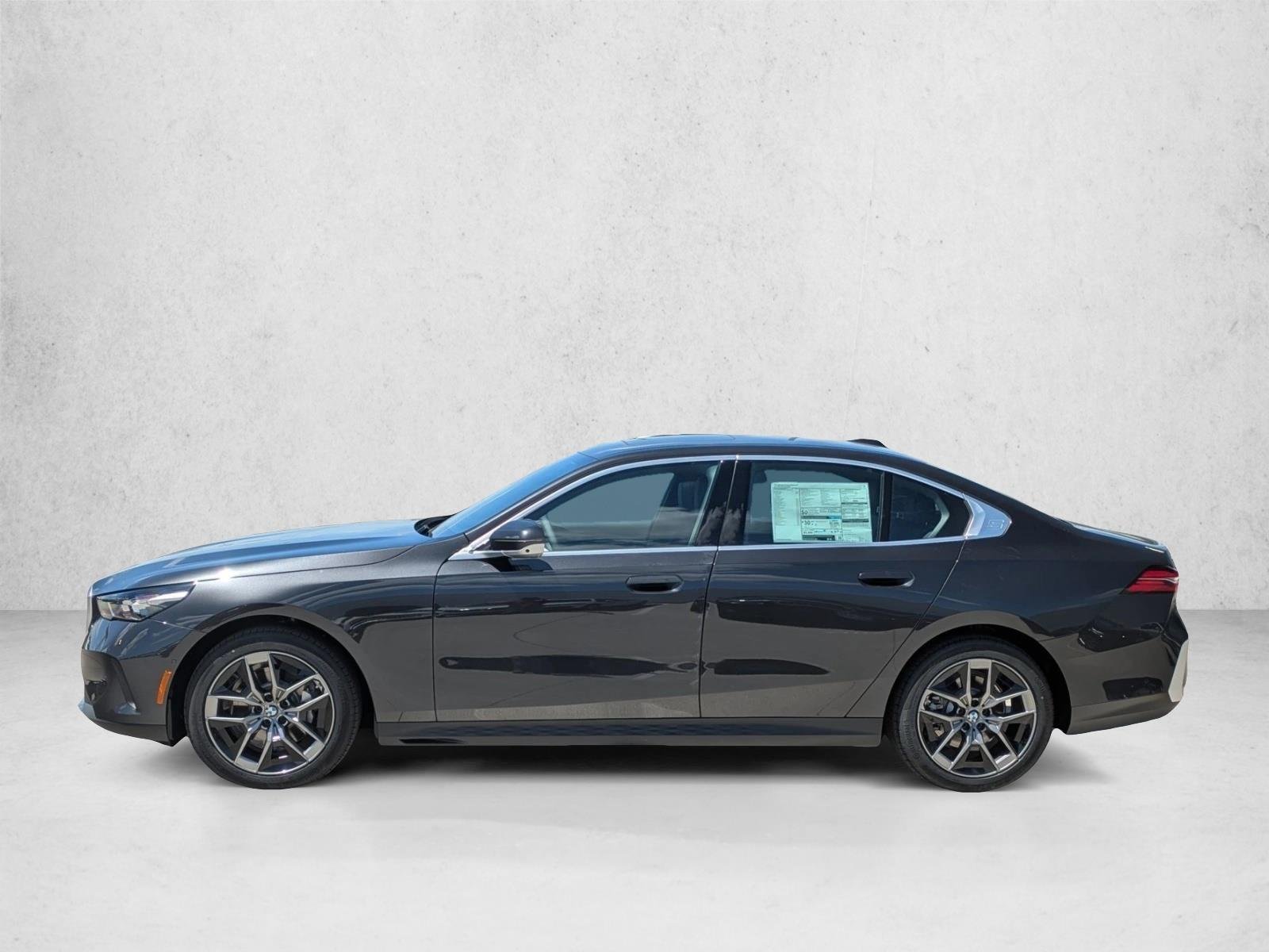 Used 2027 Dark Graphite Metallic BMW 530i xDrive image 5