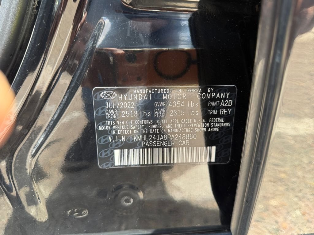 Used 2023 Black Hyundai SE image 20