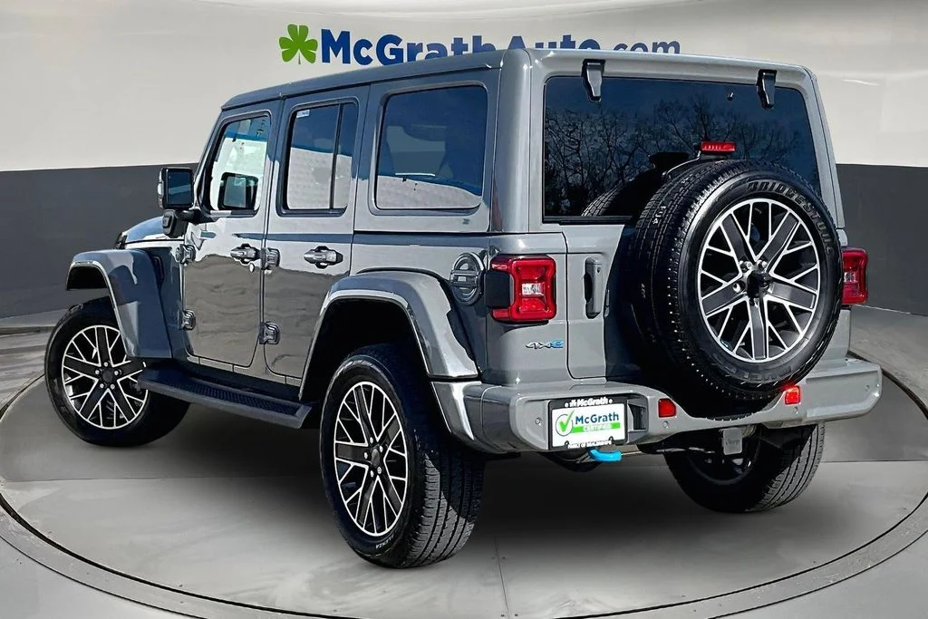 Used 2023 Gray Jeep Sahara 4xe image 5