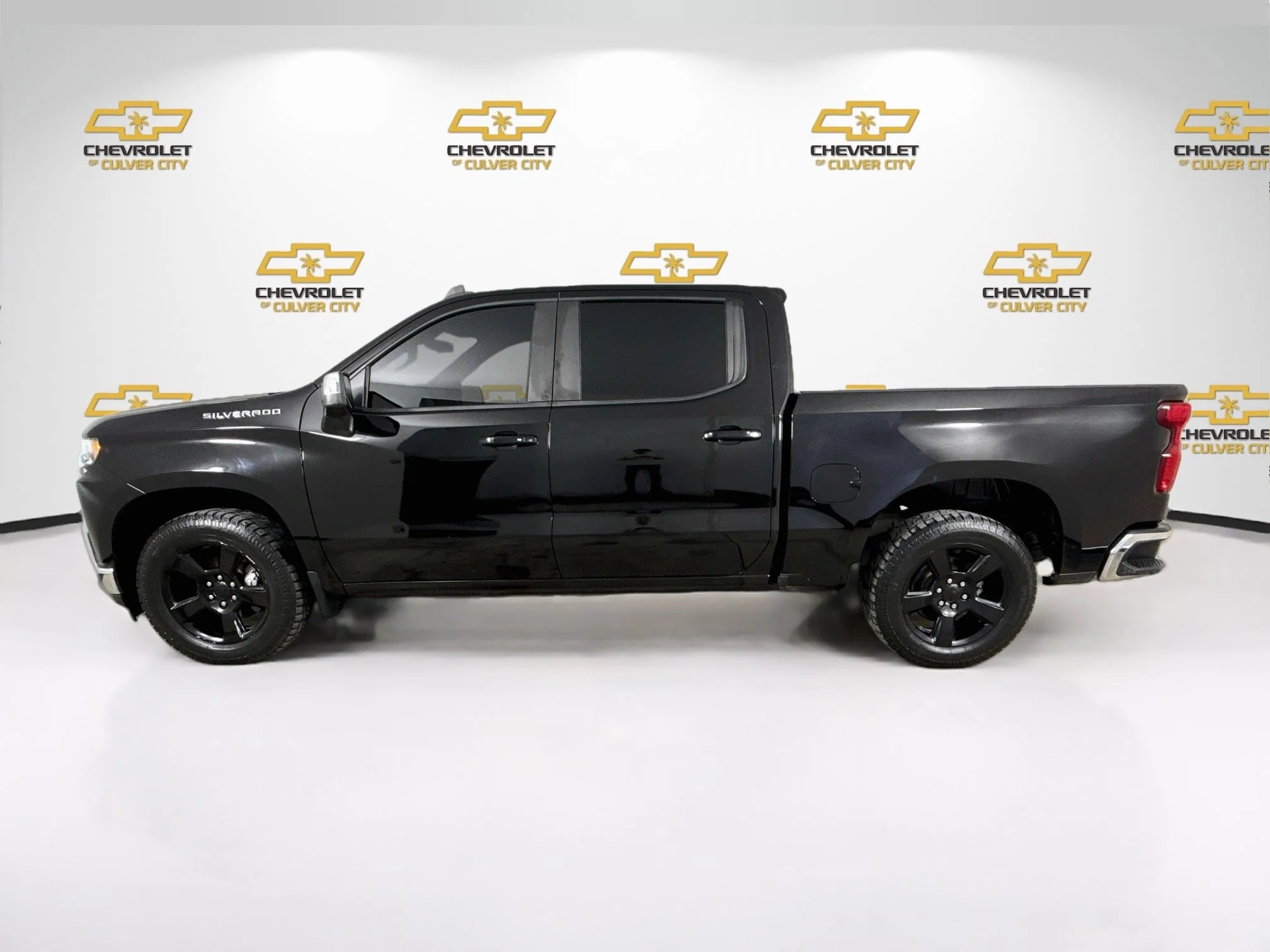 Used 2020 BLACK Chevrolet LT image 5