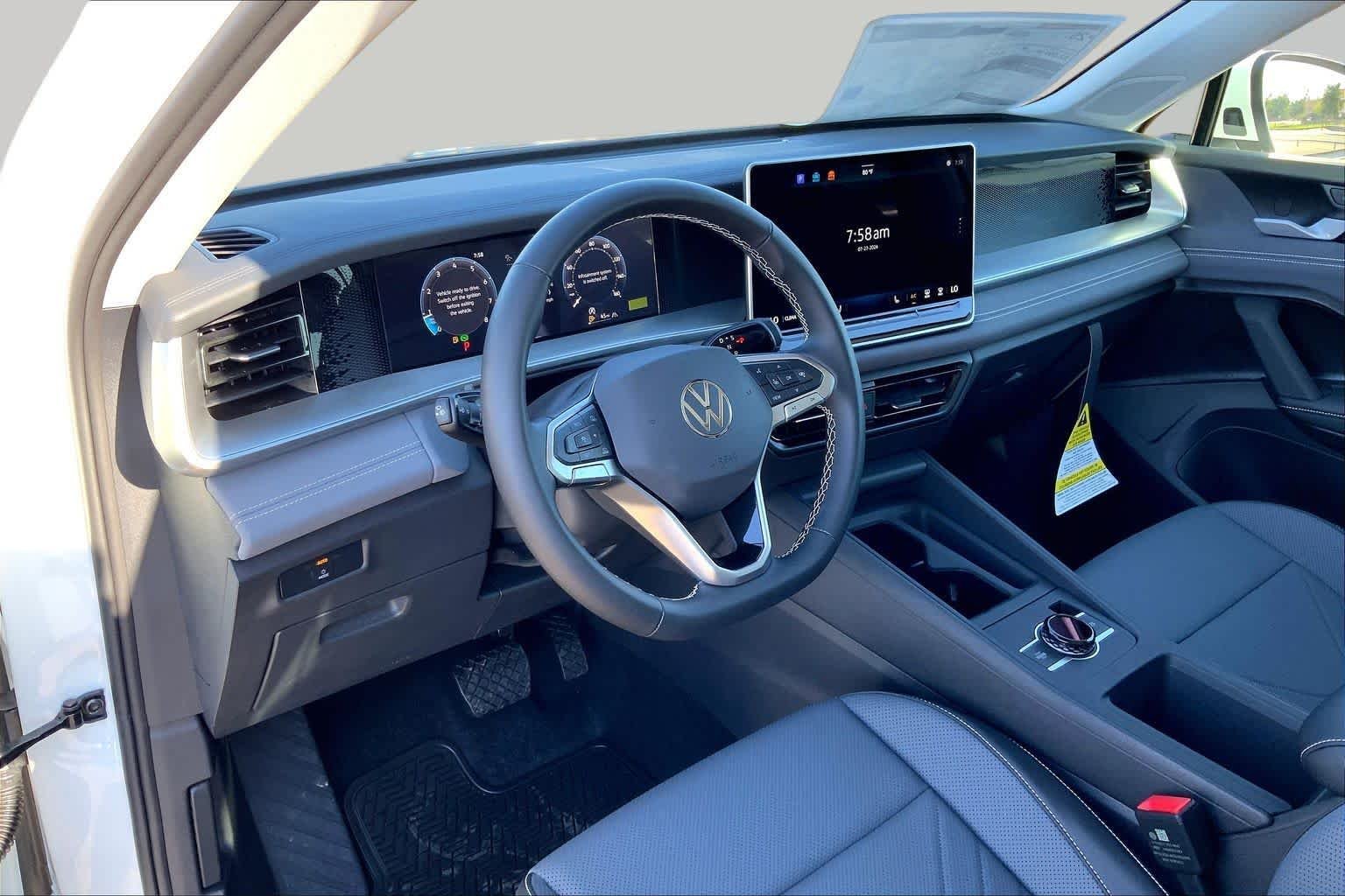 New 2026 Pure White Volkswagen SE image 8