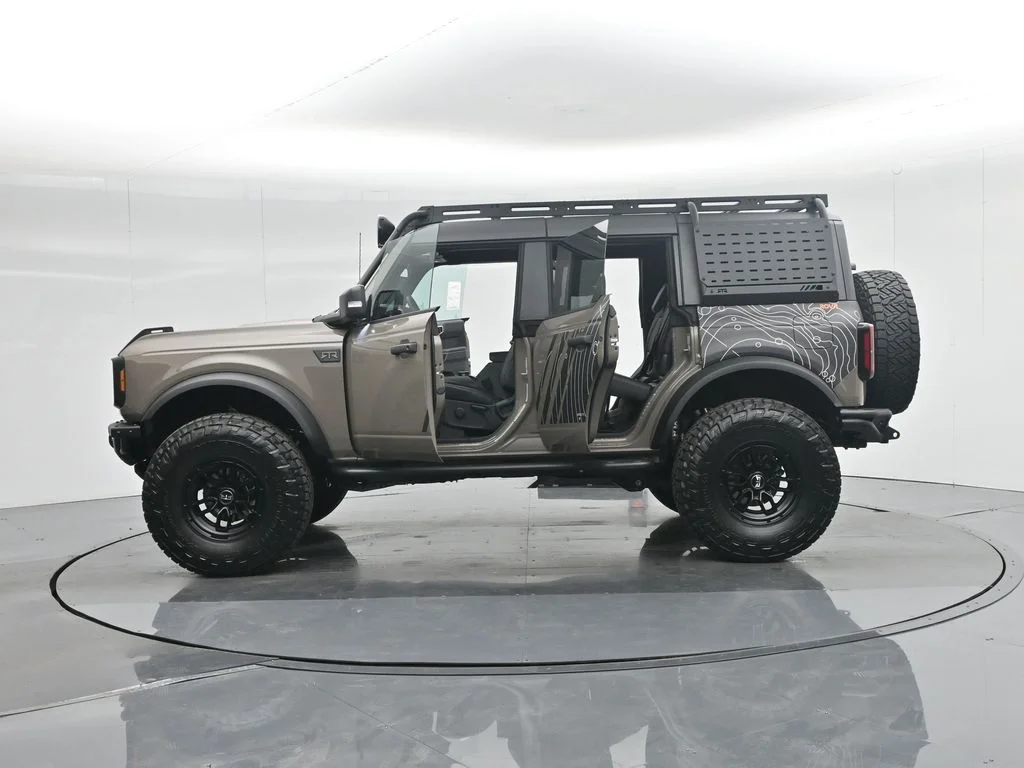 New 2025 Marsh Gray Ford Badlands image 40