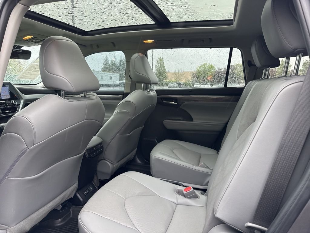 Used 2022 Magnetic Gray Metallic Toyota Platinum image 19
