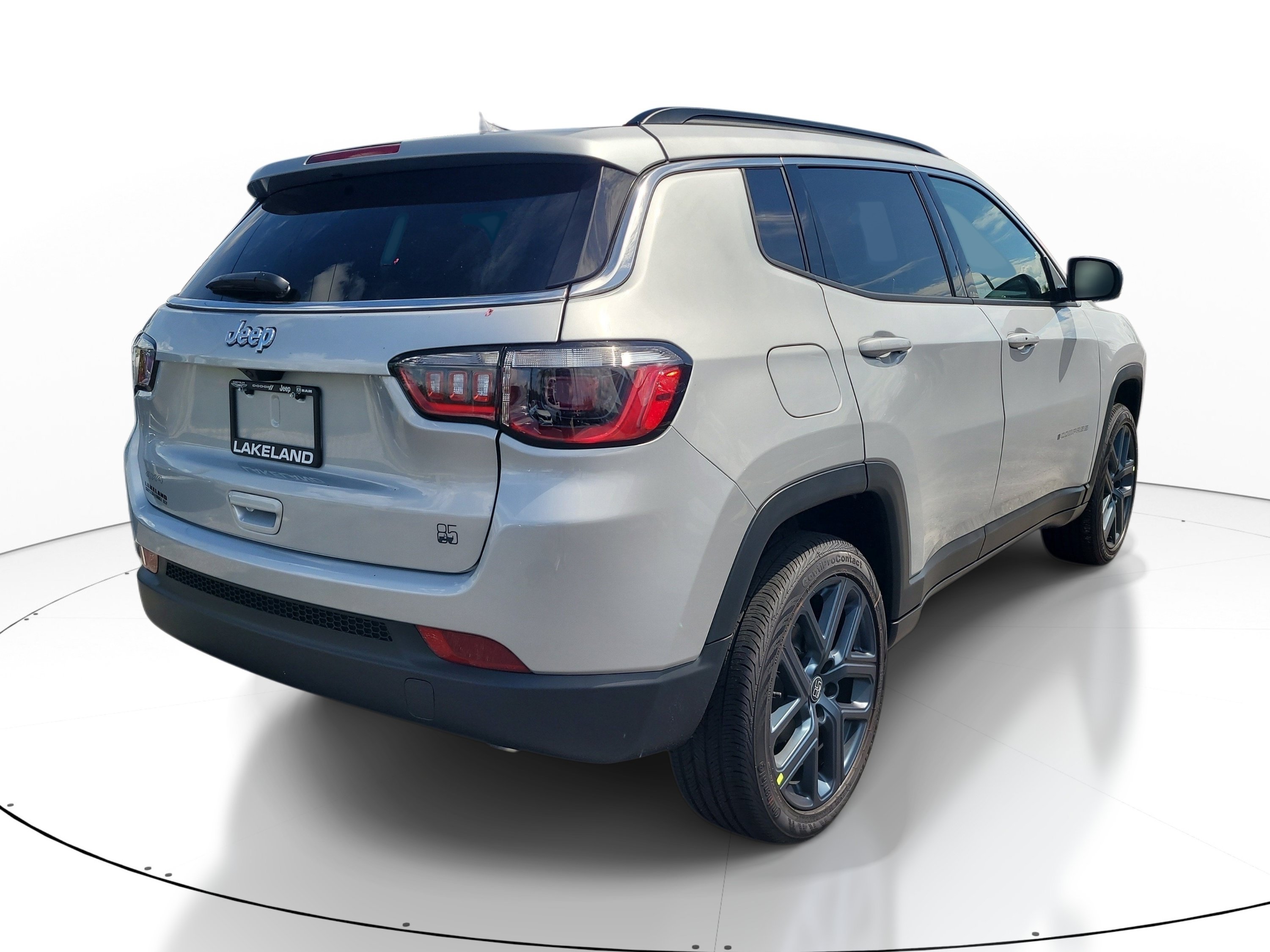 New 2026 Silver Zynith Metallic Clear-Coat Exterior Paint Jeep 85th Anniversary image 6