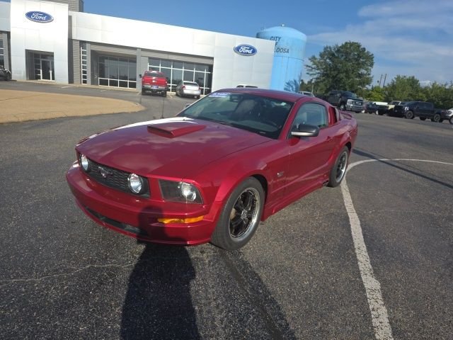 Used 2006 Red Ford GT Premium image 7