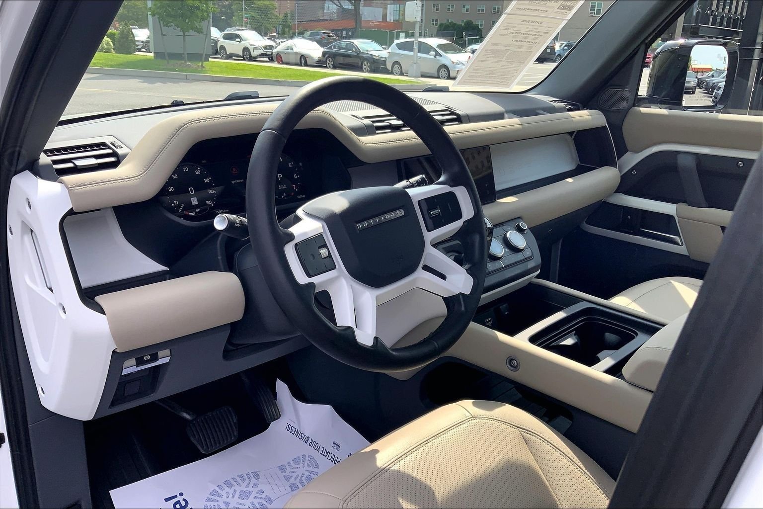 Used 2024 Fuji White Land Rover S image 17