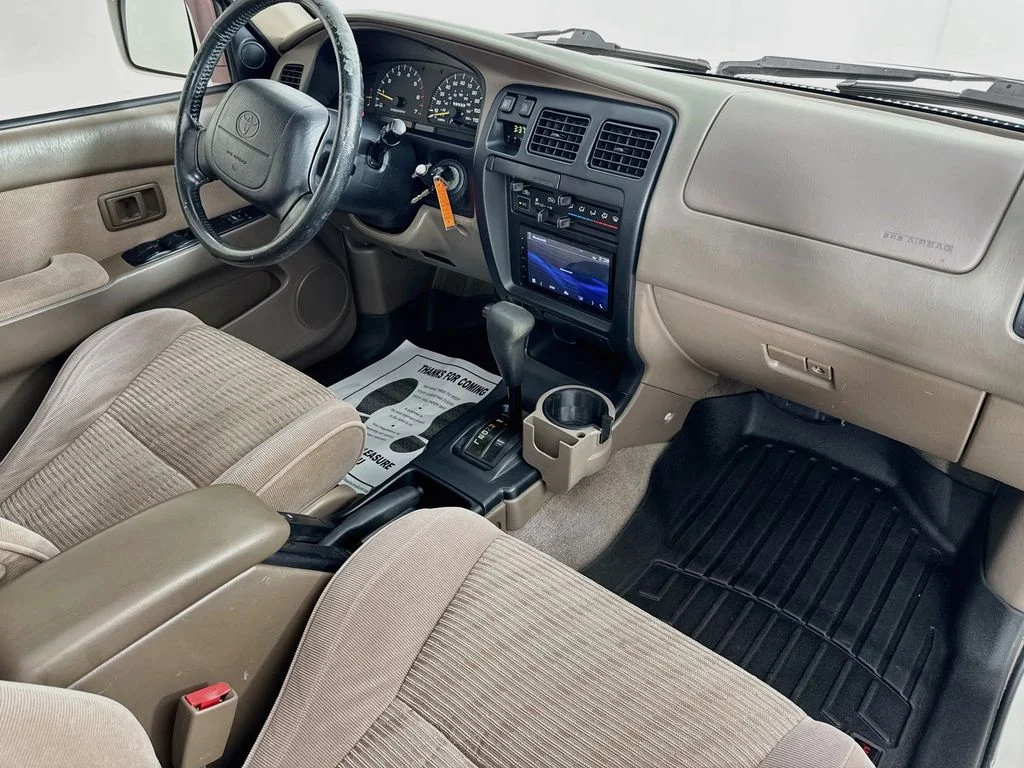 Used 1997  Toyota SR5 image 31