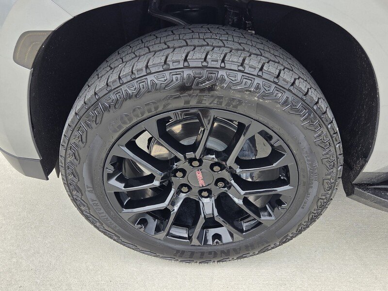 Used 2023 Sterling Metallic GMC 2WD 4DR SLT image 9