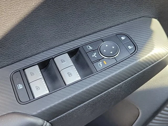 2025 Mitsubishi Outlander SE - Photo 21