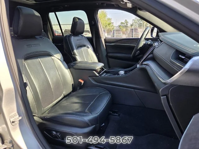 Used 2022 Silver Jeep Overland image 13