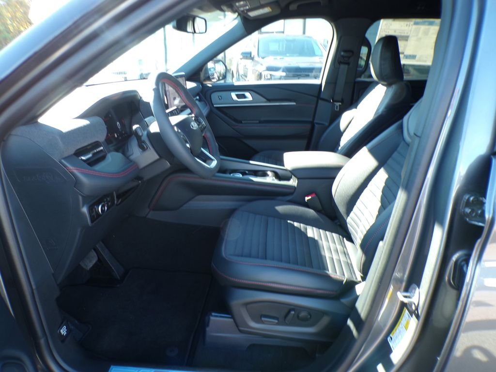 New 2026 Carbonized Gray Metallic Ford ST-Line image 13