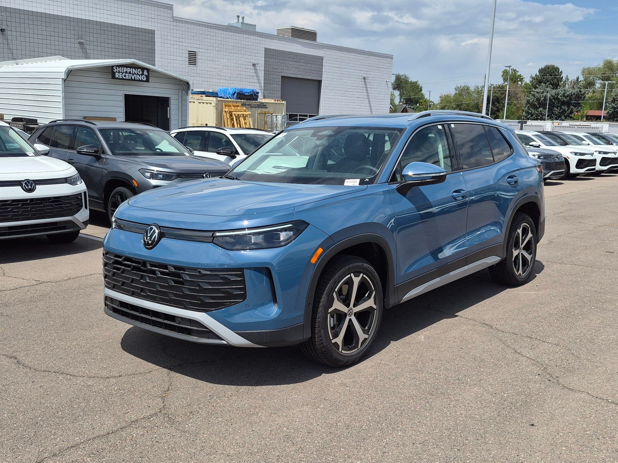 New 2026 Monterey Blue Pearl Volkswagen SE image 8