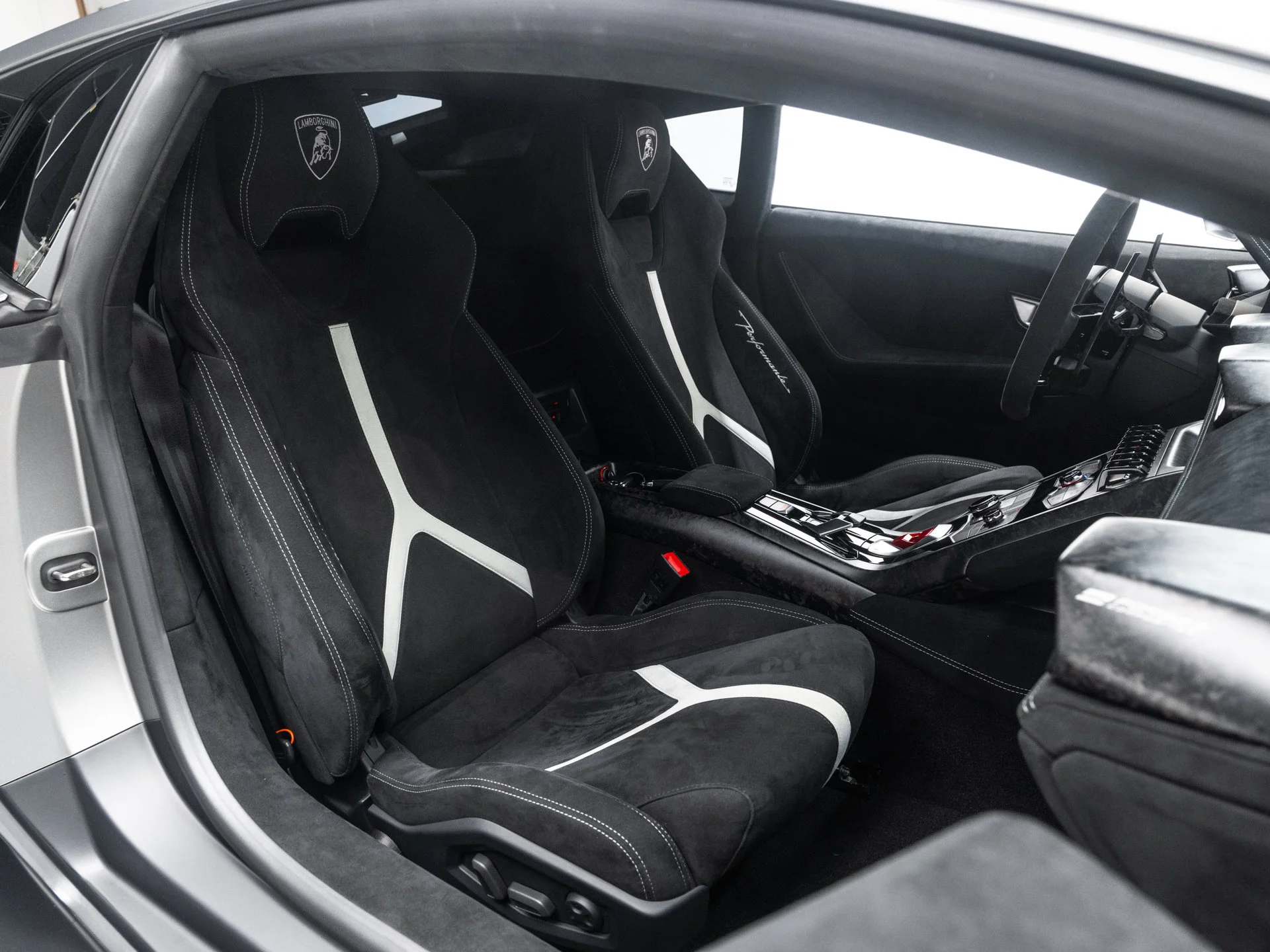 Used 2018 Grigio Titans Matt - AD PERSONAM Lamborghini Performante image 37