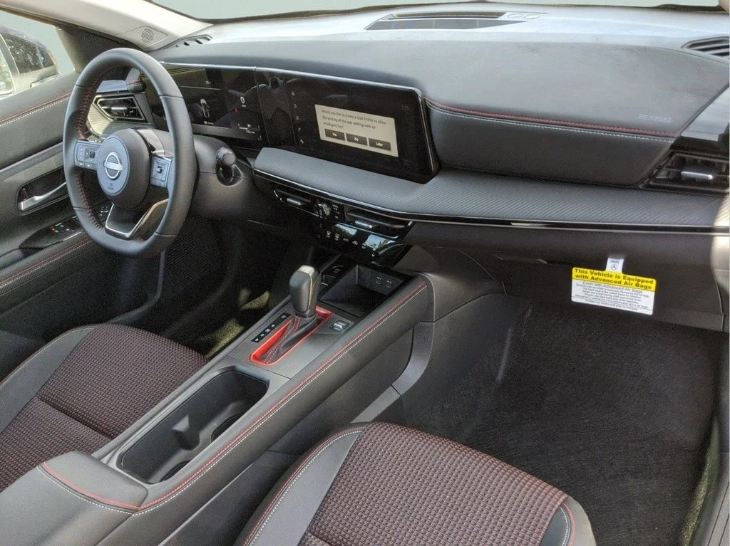 Used 2025 White Nissan SR image 15