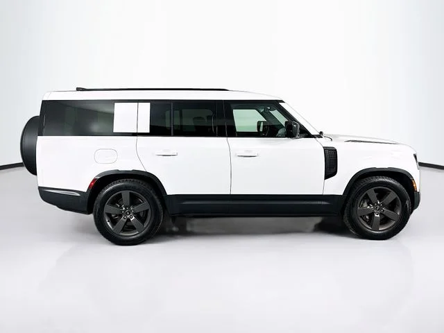 Certified Used 2025 Fuji White Land Rover S image 4