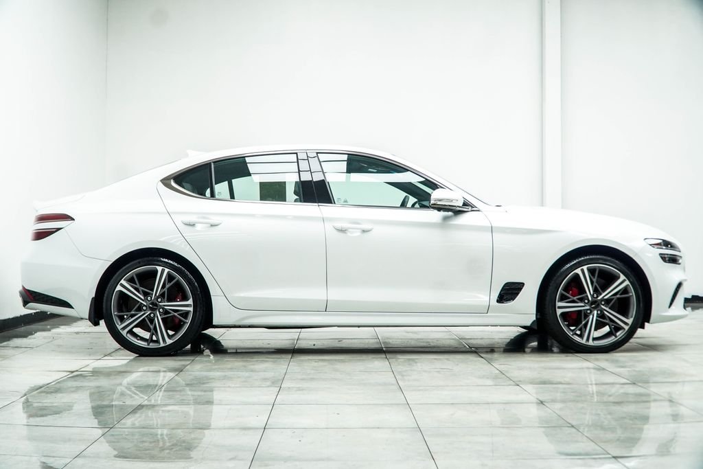 Used 2025 White Genesis 3.3T Sport Advanced image 6
