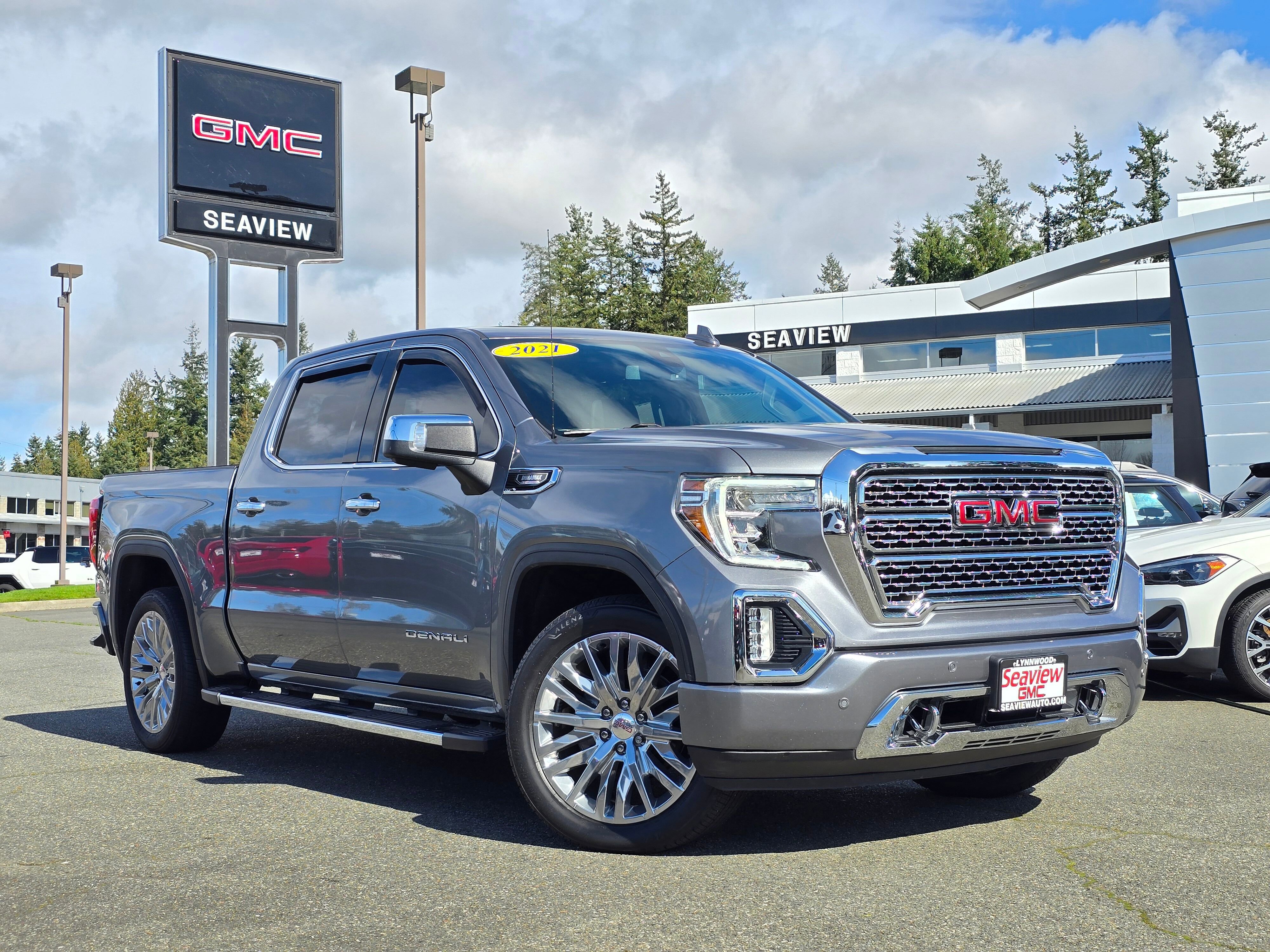 2021 GMC Sierra 4WD Crew Cab Short Box Denali's photo
