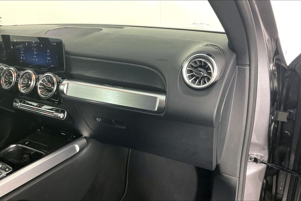 2026 Mercedes-Benz GLB GLB 250 - Photo 14