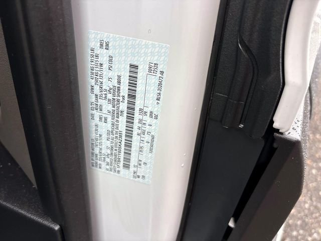 Used 2025 White Ford  image 32