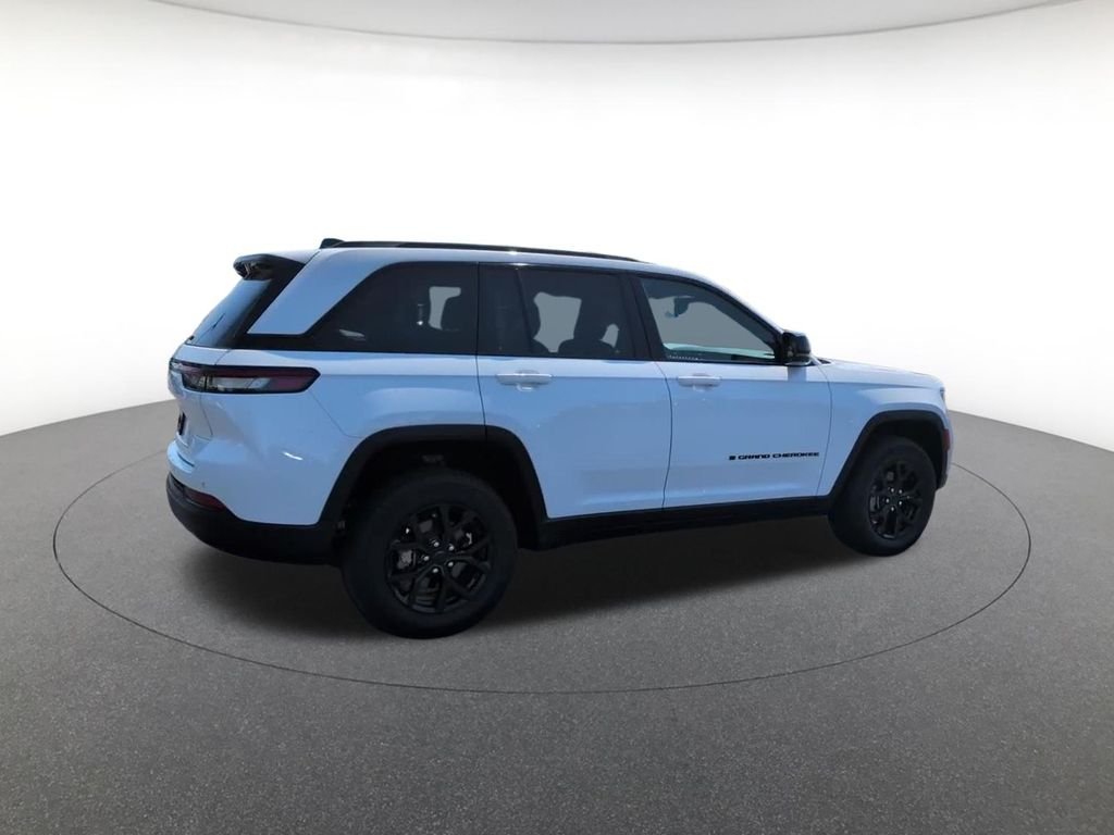 Certified Used 2025 White Jeep Altitude image 6
