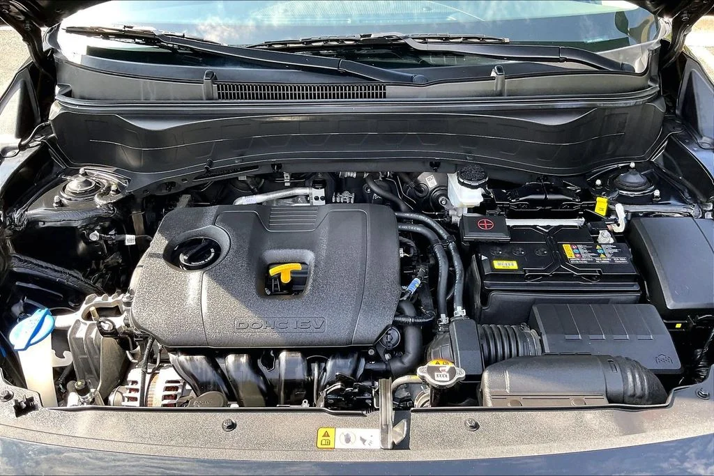 Used 2025 Black Kia LX image 11