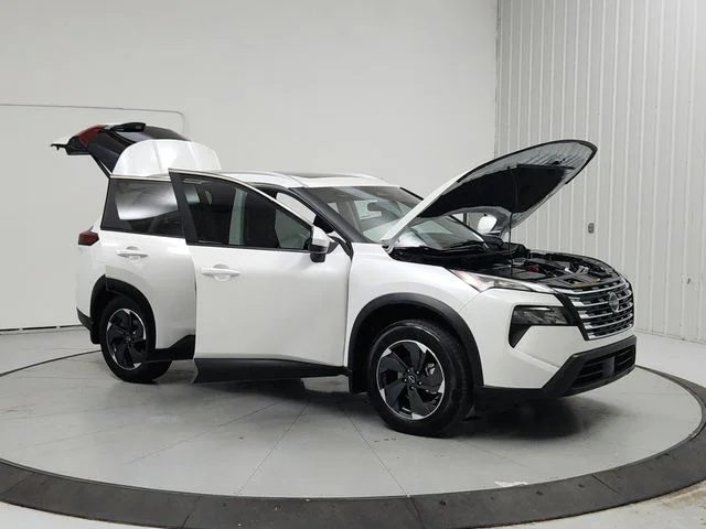 Used 2024 White Nissan SV image 9