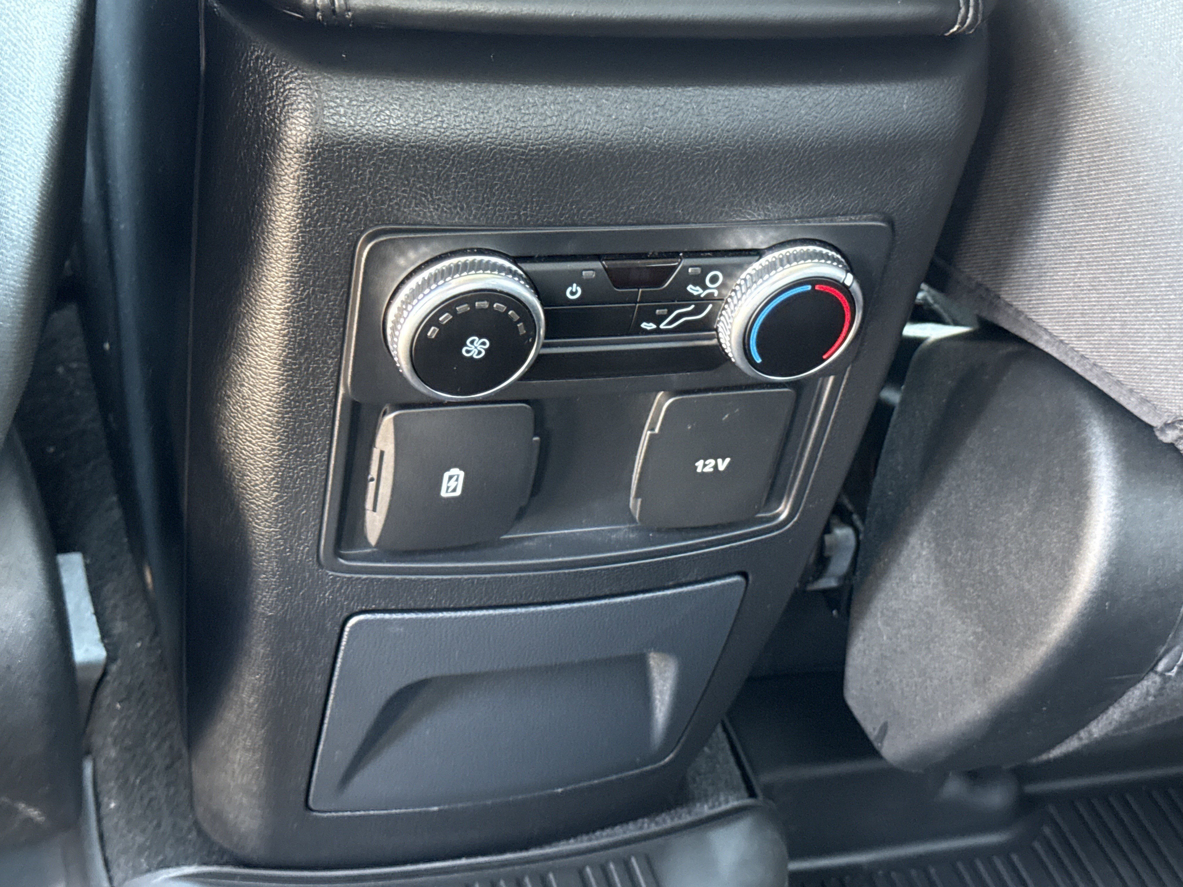 2023 Ford Explorer XLT - Photo 16