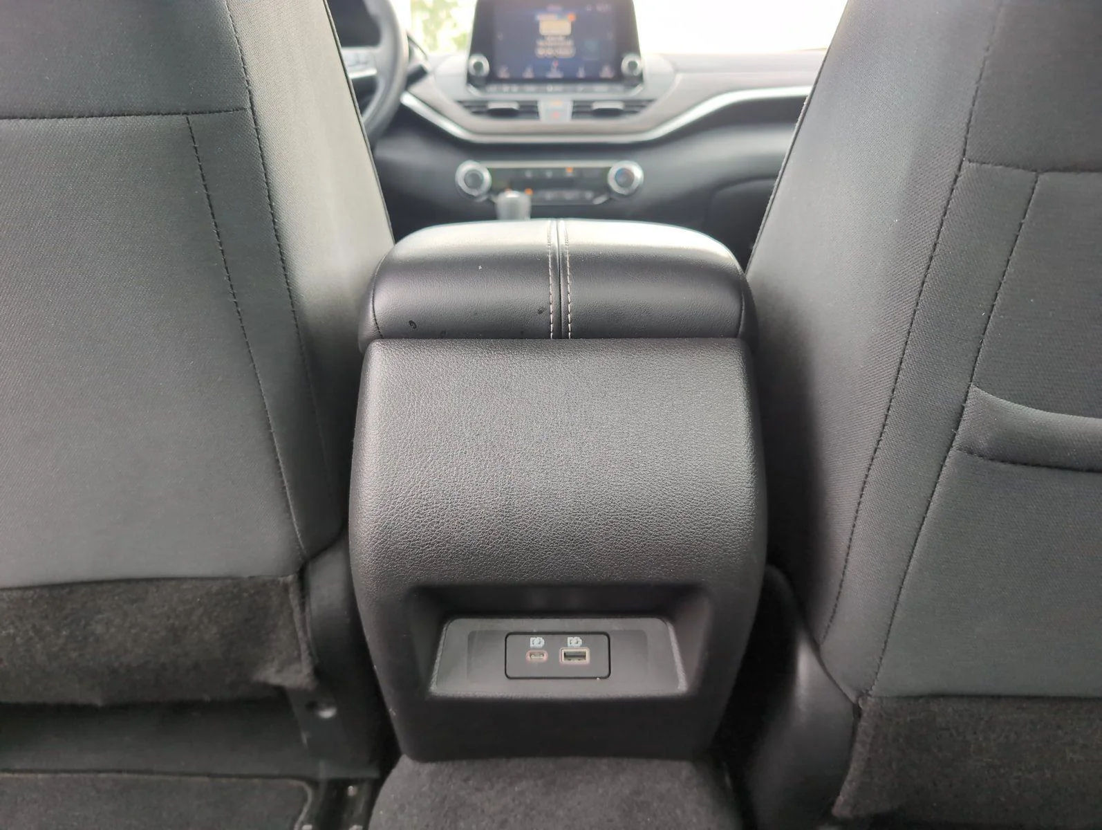 Used 2025 Glacier White Nissan SV image 34