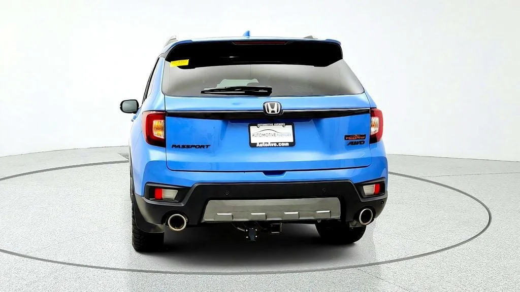Used 2025 Diffused Sky Pearl Honda TrailSport AWD image 6