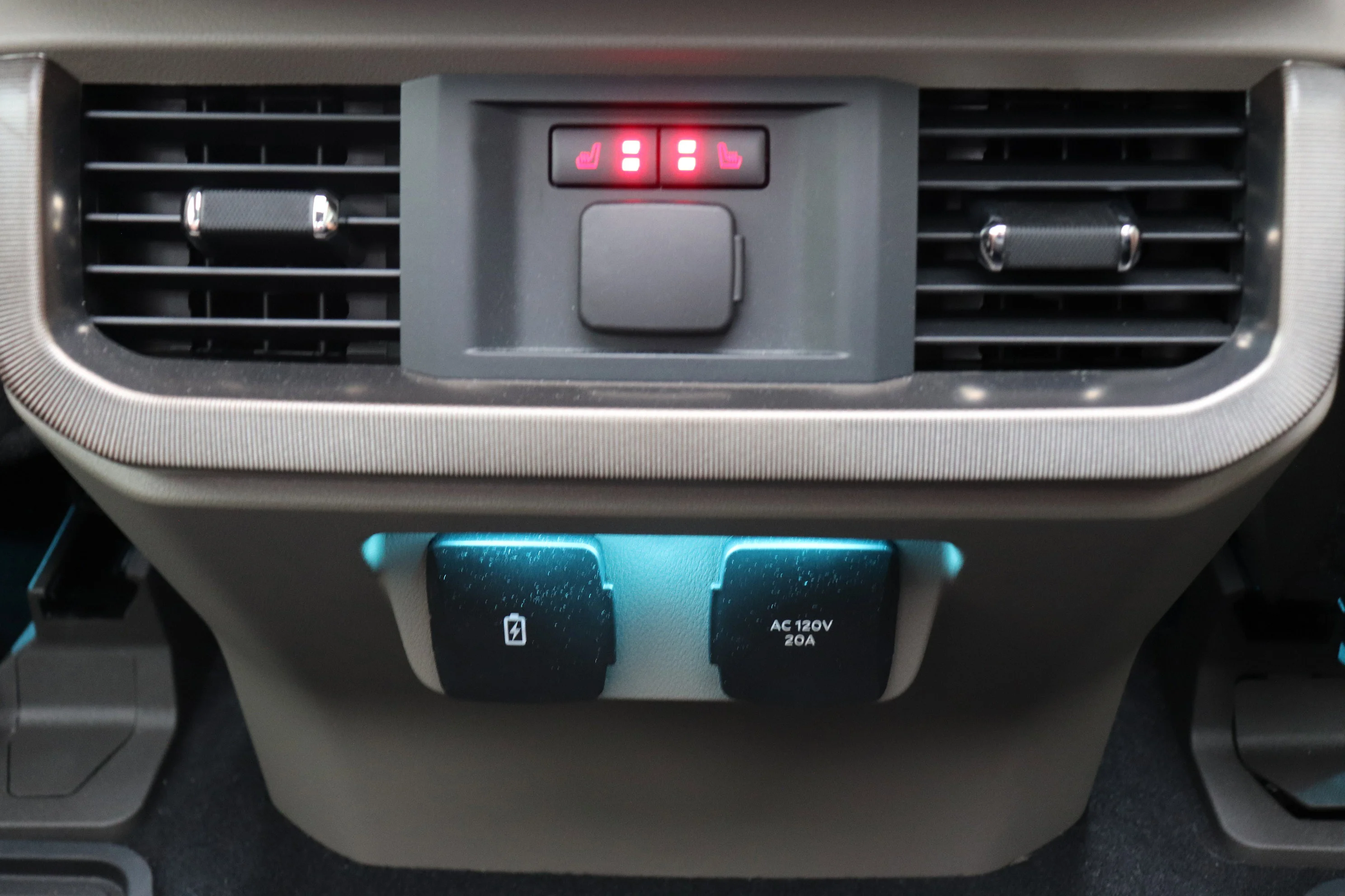 Used 2025 Black Ford Platinum image 19