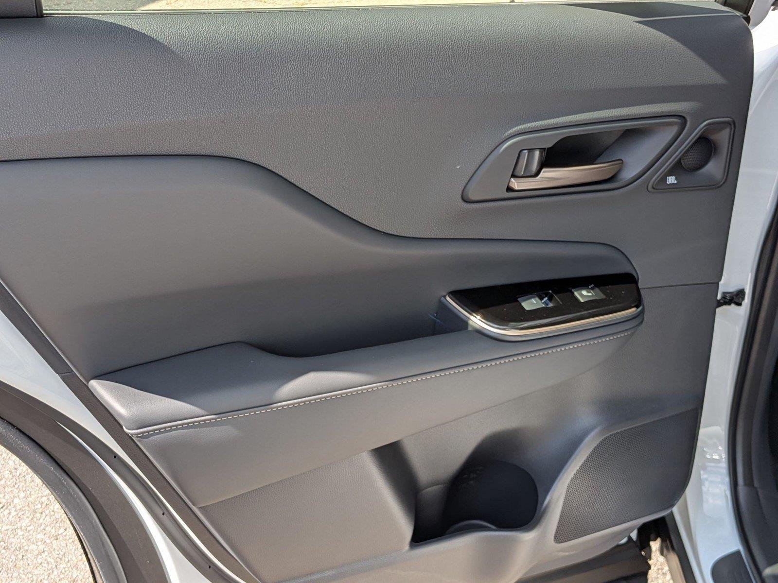 2025 Toyota Crown Signia Limited - Photo 26