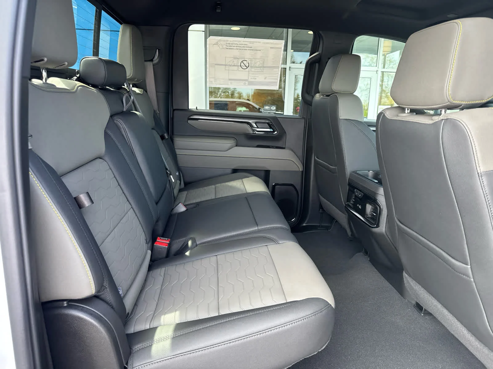 2026 Chevrolet Silverado 2500HD ZR2 - Photo 5