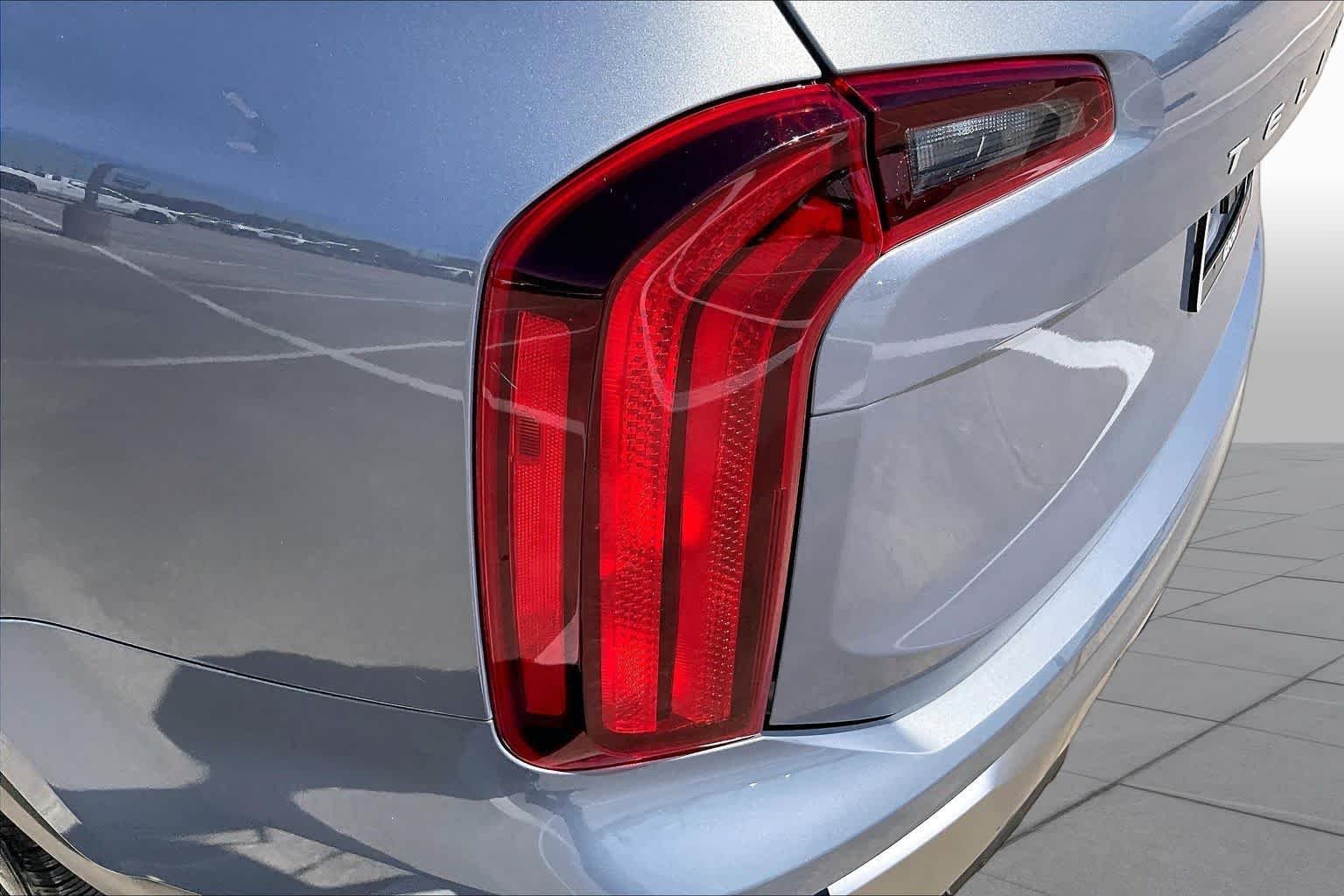 Used 2025 Everlasting Silver Kia LX image 26