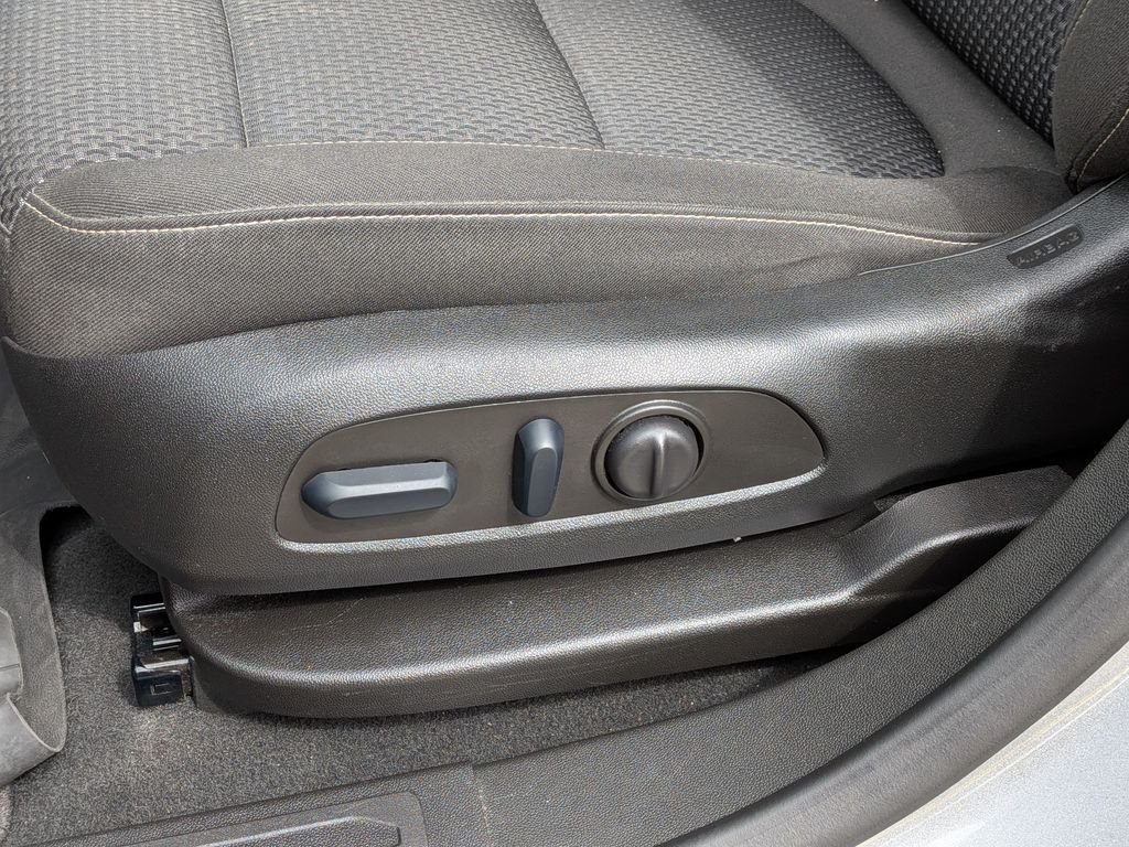 Used 2023 Silver GMC SLE image 17
