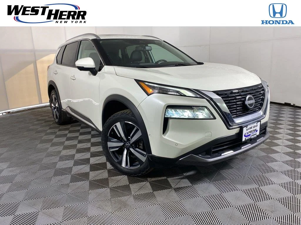 Used 2023 Pearl White Tricoat Nissan SL image 1