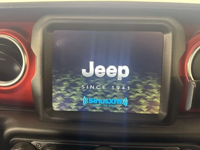 Used 2022 White Jeep Rubicon image 14