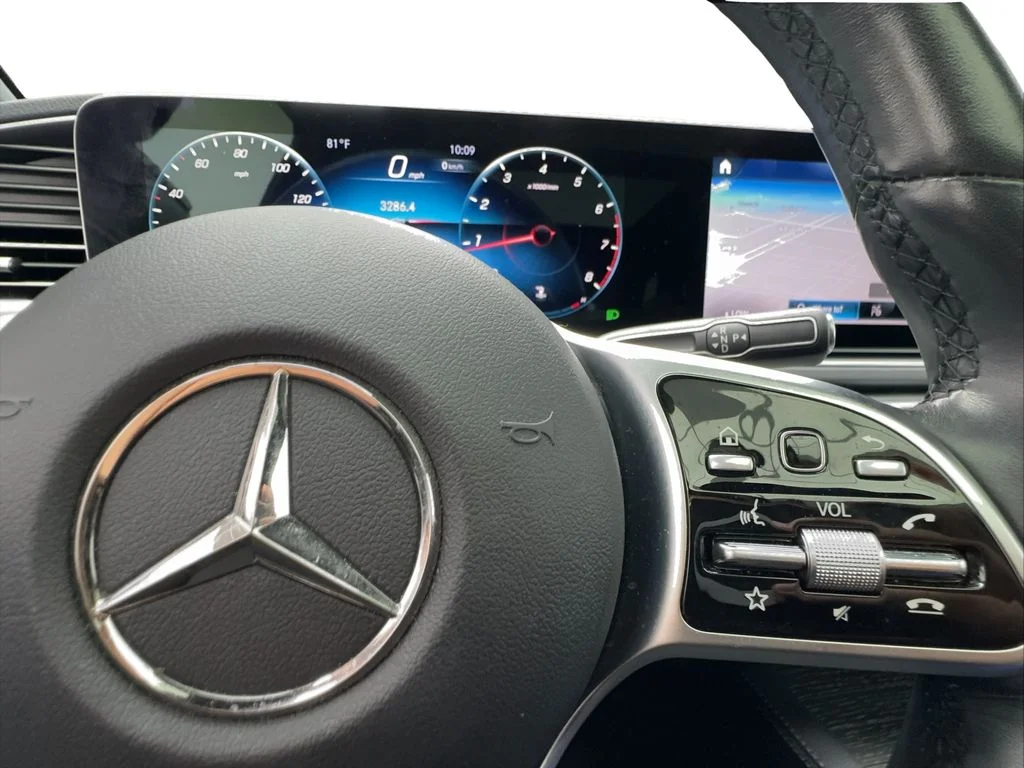 Used 2022 White Mercedes-Benz GLE 350 image 39