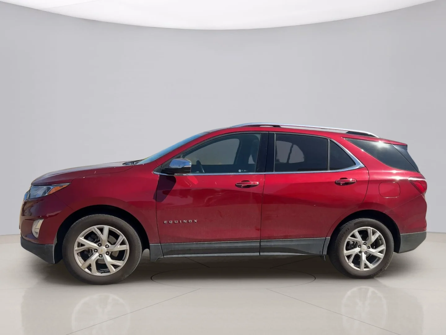 Used 2018 Red Chevrolet PREMIER image 2