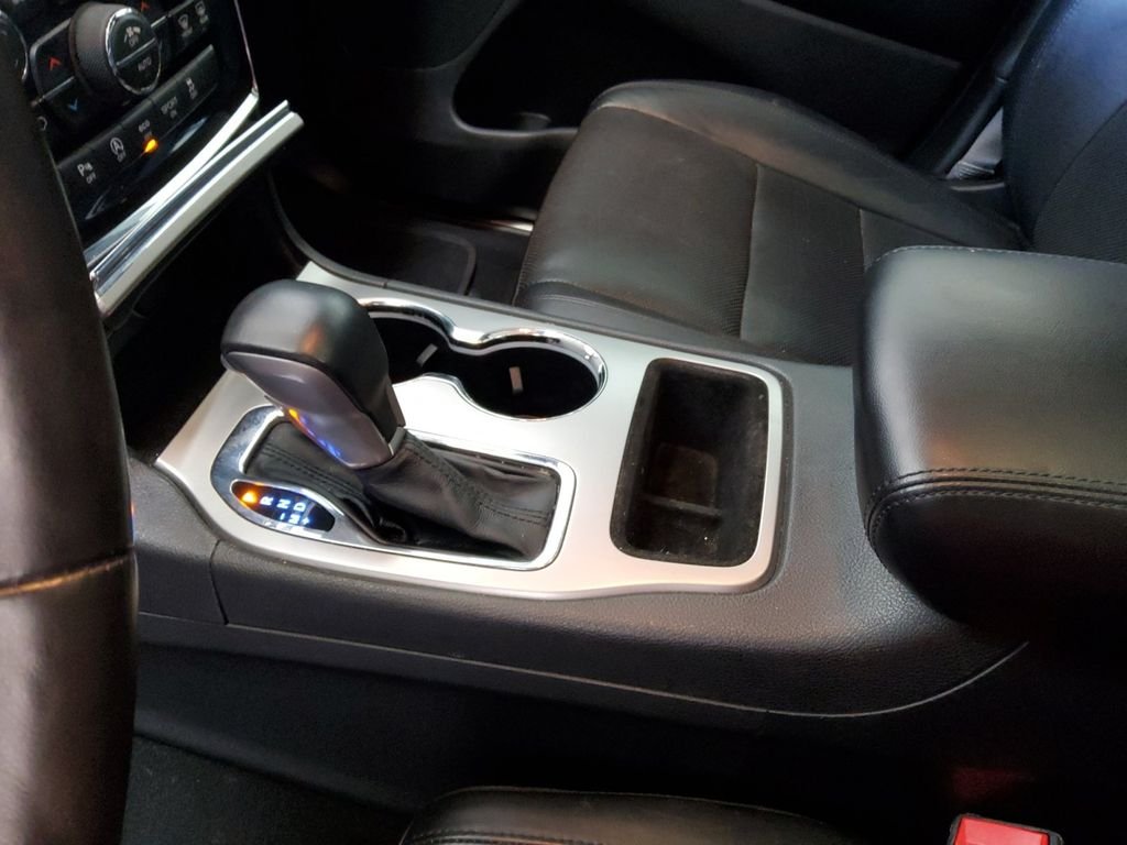 Used 2019 White Jeep Limited image 23