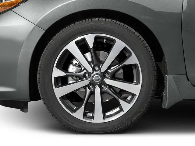 Used 2016 Gun Metallic Nissan 2.5 SR image 13