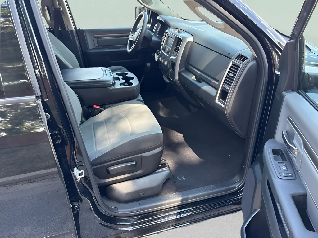 Used 2024 Diamond Black Ram SLT image 12